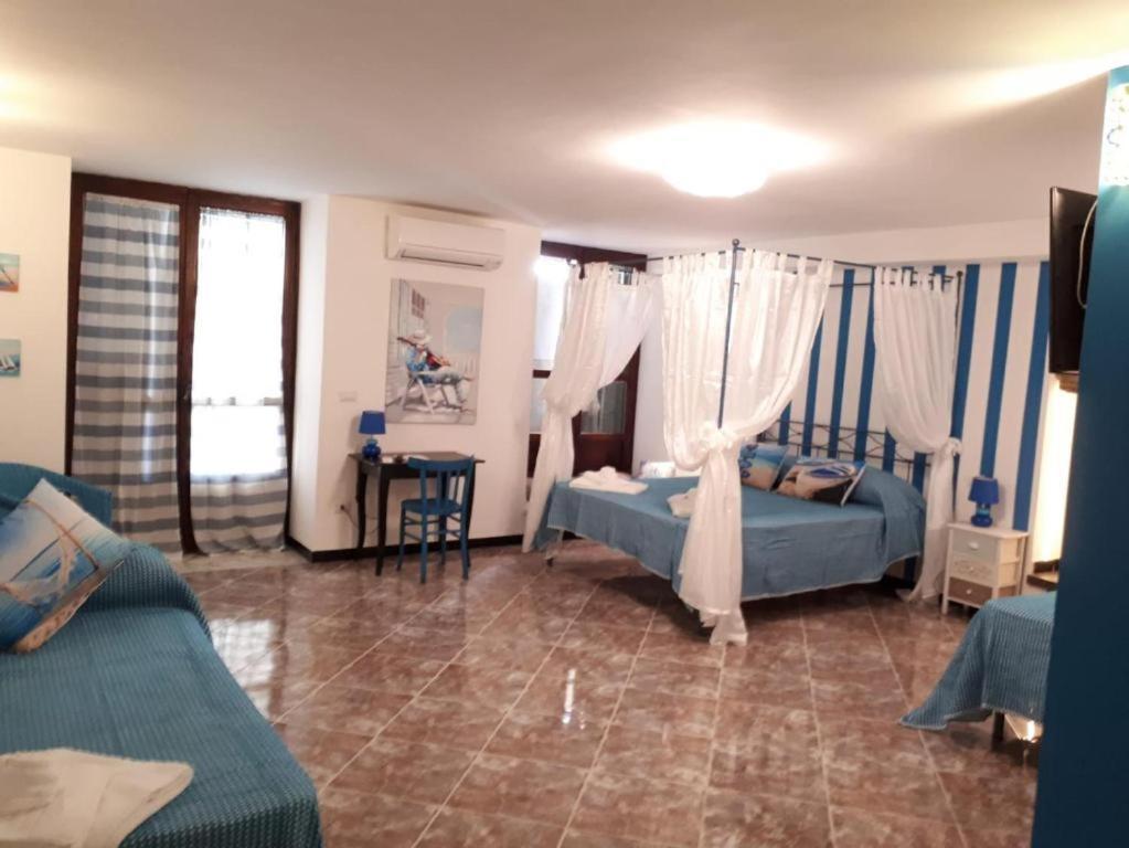 Suite Palazzo Luciani Салерно Экстерьер фото