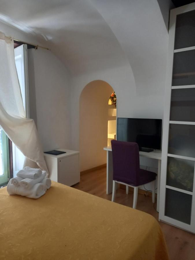 Suite Palazzo Luciani Салерно Экстерьер фото