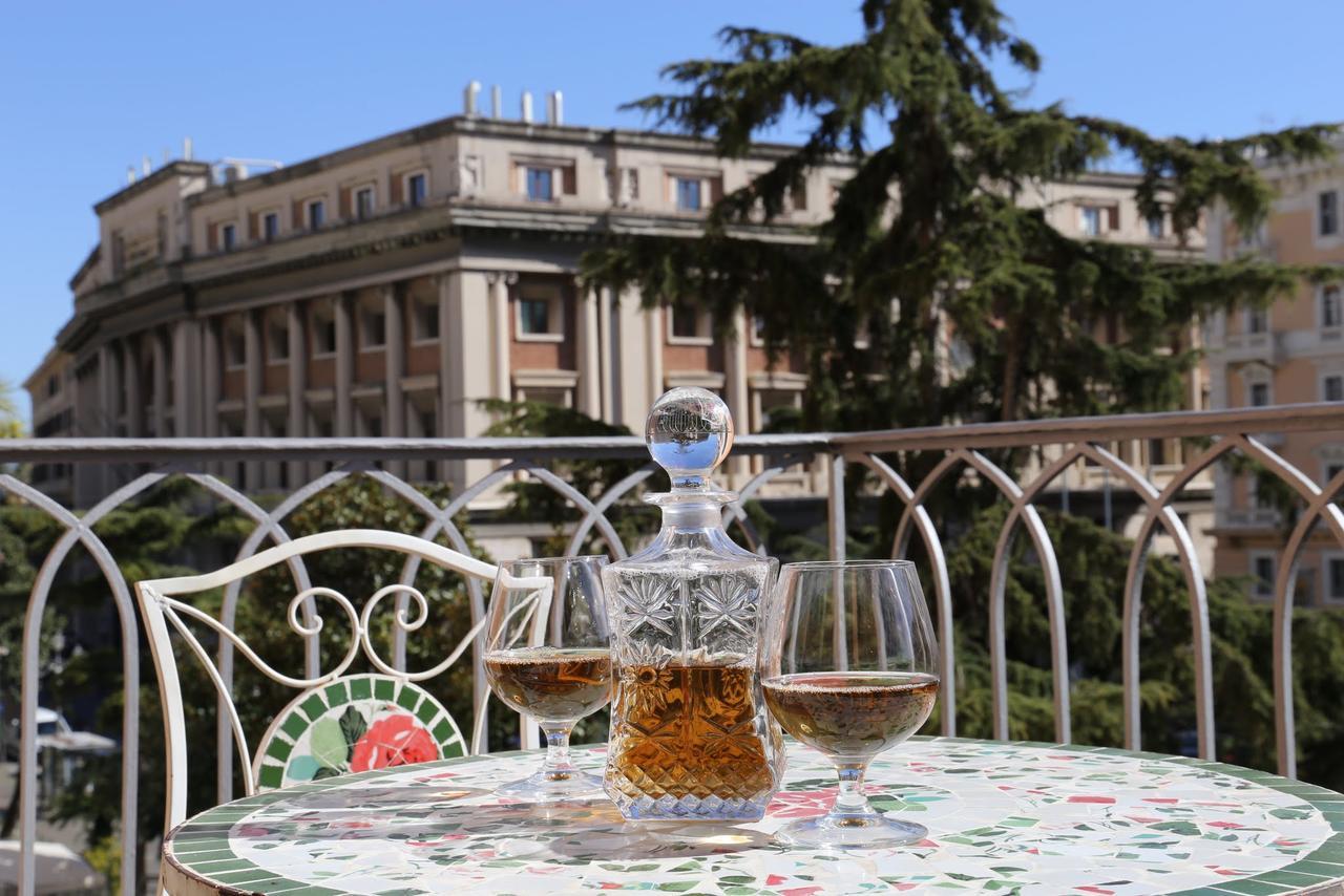 Suite Palazzo Luciani Салерно Экстерьер фото