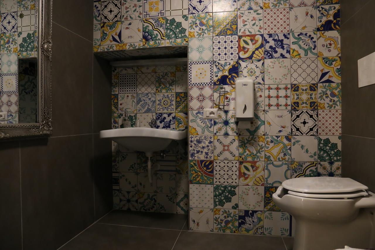 Suite Palazzo Luciani Салерно Экстерьер фото