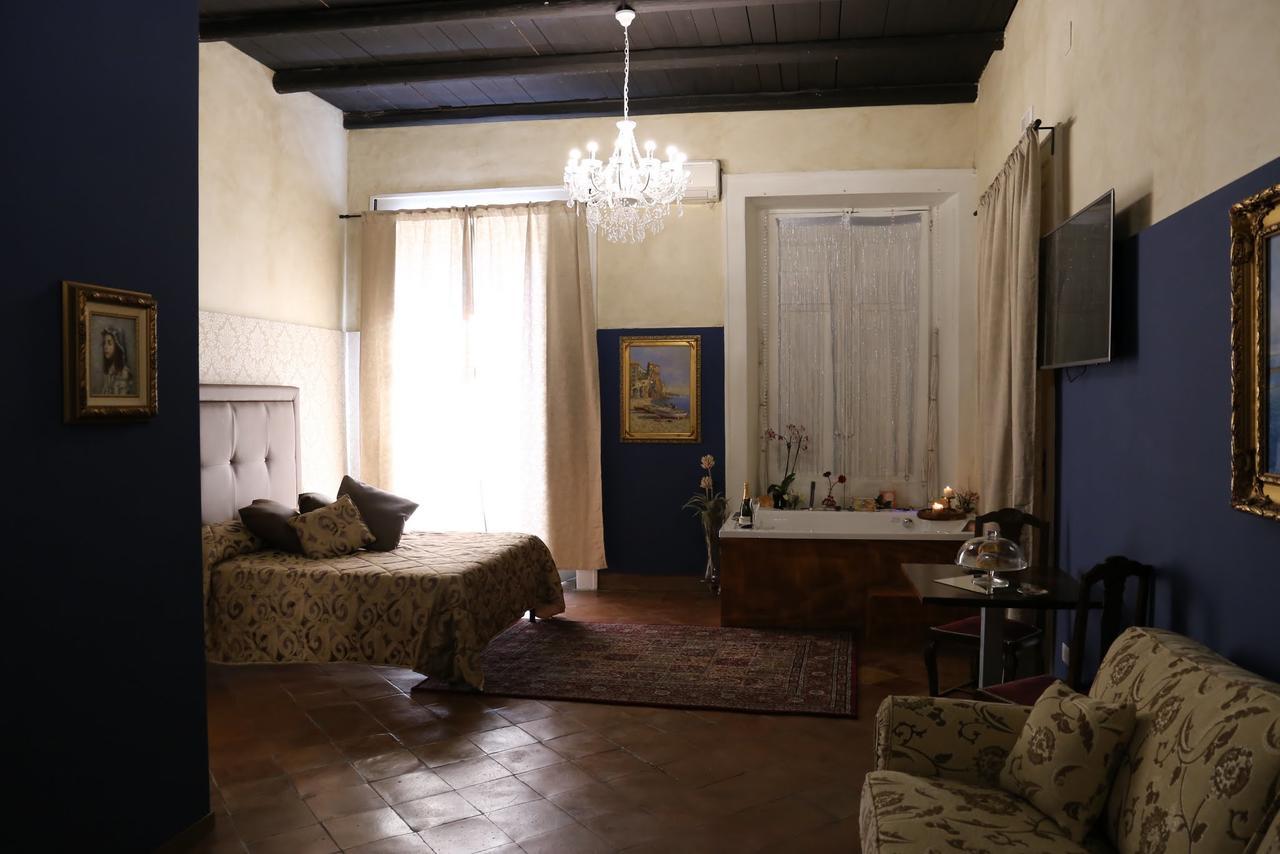 Suite Palazzo Luciani Салерно Экстерьер фото